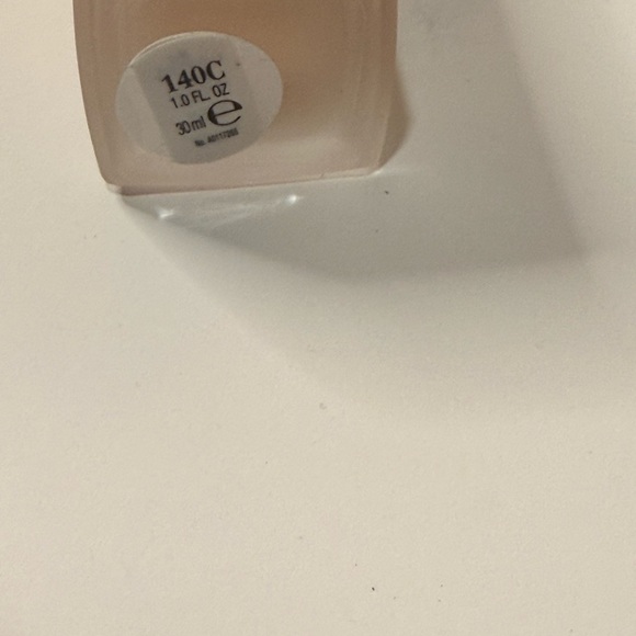 Elizabeth Arden Flawless Finish Foundation - Tan - Picture 4 of 6